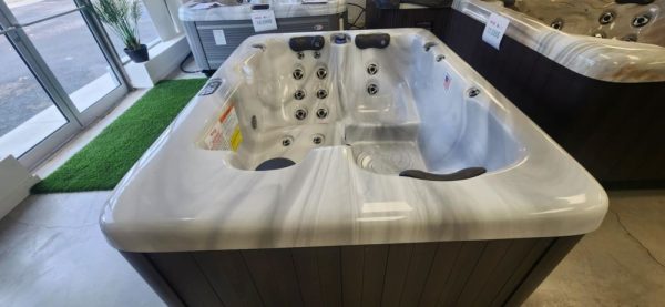 Spa MAAX American Whirlpool modèle 151 – Image 3