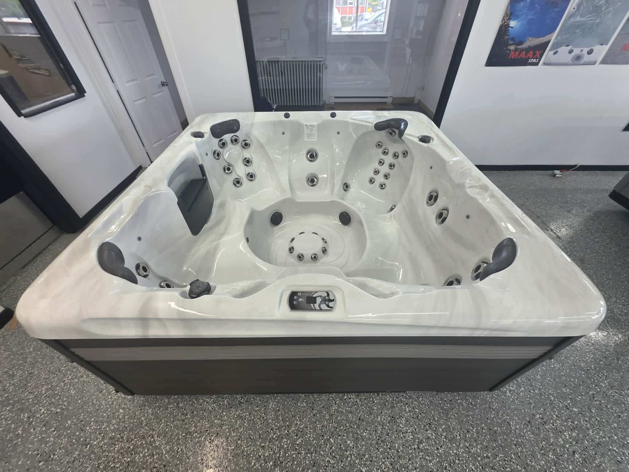 Spa MAAX American Whirlpool modèle 280 – Image 7