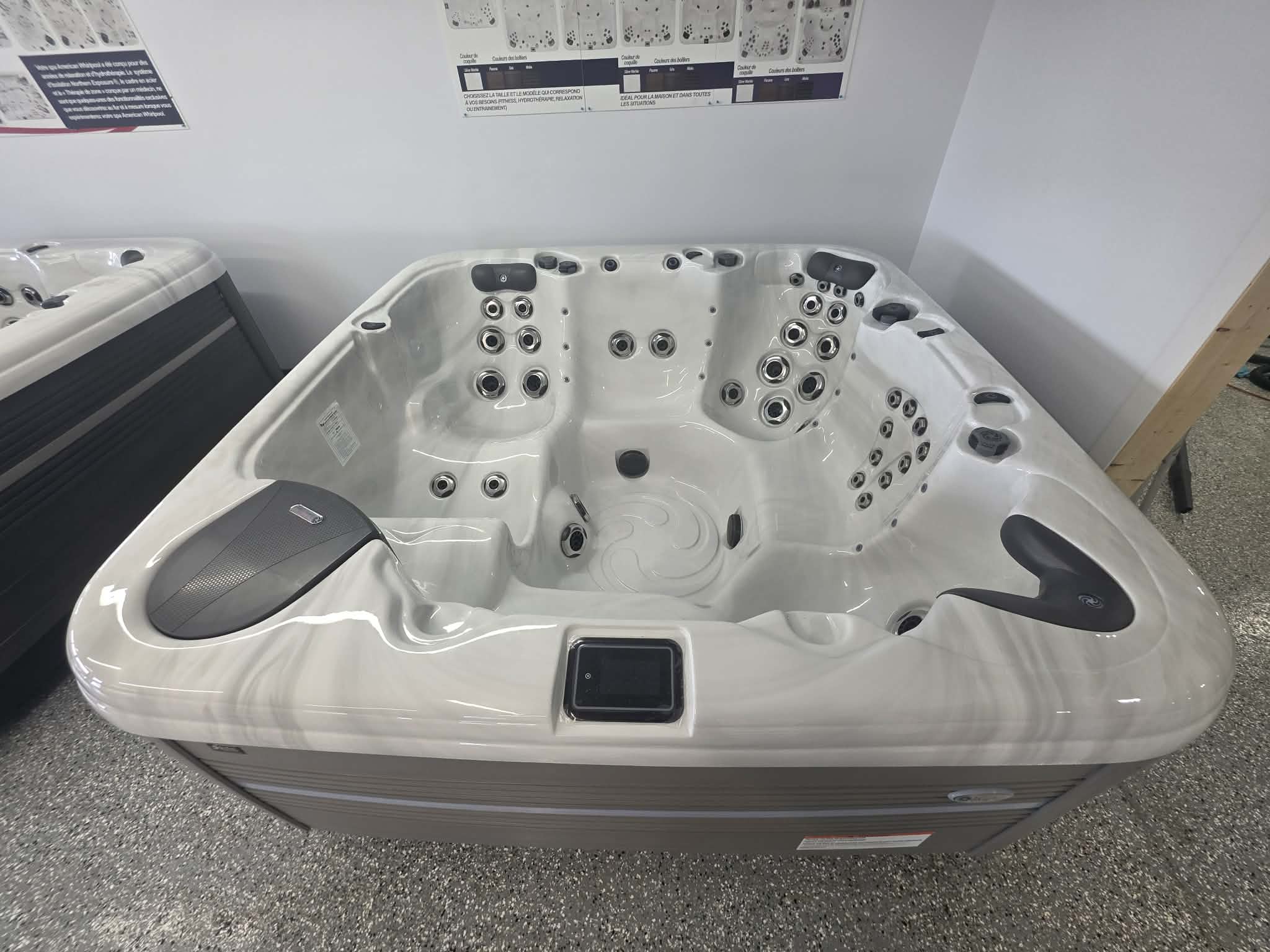 Spa MAAX American Whirlpool modèle 471 – Image 6