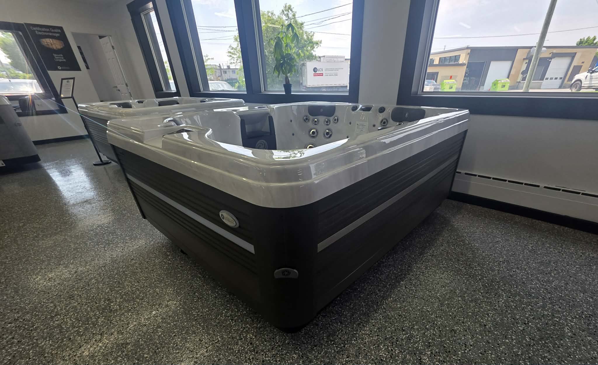 Spa MAAX American Whirlpool modèle 461 – Image 2