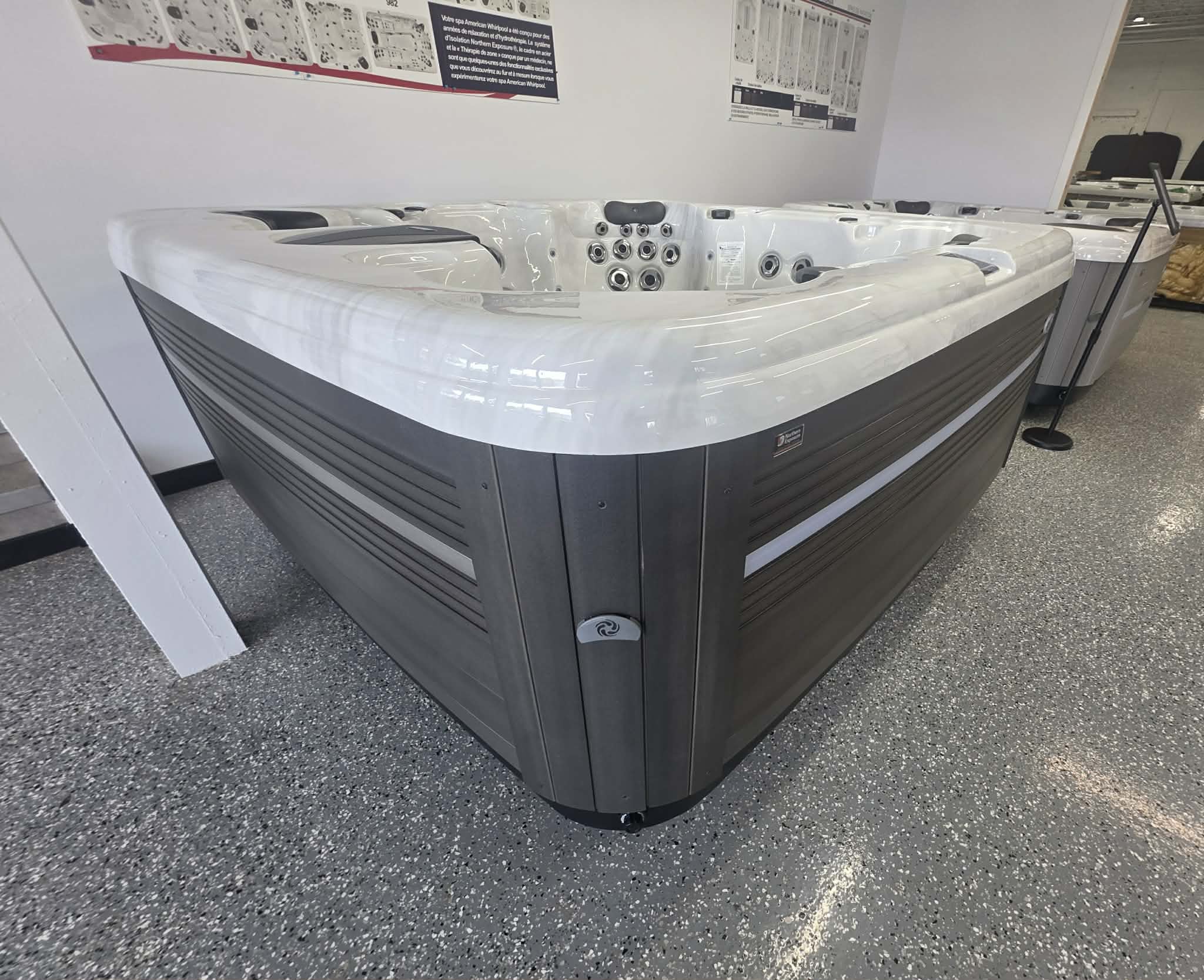 Spa MAAX American Whirlpool modèle 480 – Image 3