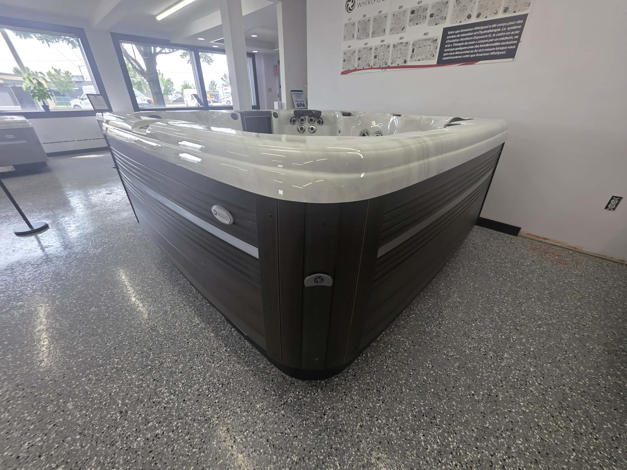 Spa MAAX American Whirlpool modèle 480 – Image 2
