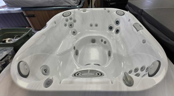 Jacuzzi J345 (2012) – Image 5