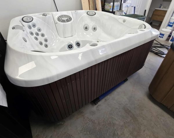 Jacuzzi J345 (2012) – Image 2