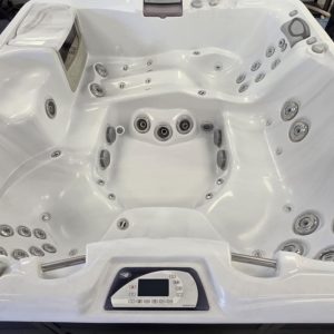 Profitez du Luxe à Moindre Coût : Spa Sundance Optima 2011 Reconditionné!