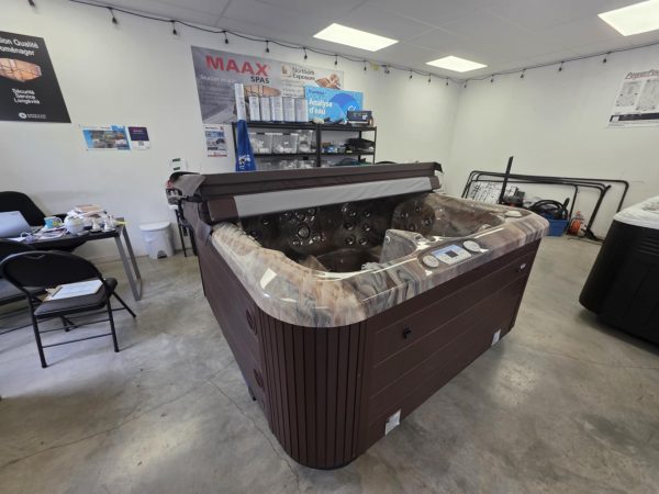 Détendez-vous dans le luxe : Spa Hydropool La-Z-Boy Signature 2017 – Image 8