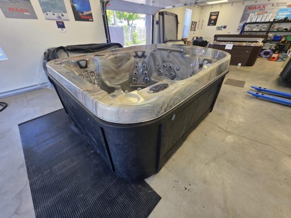 Le Luxe à Domicile : Coast Spas 92X92 - 5 Places, 54 Jets – Image 2