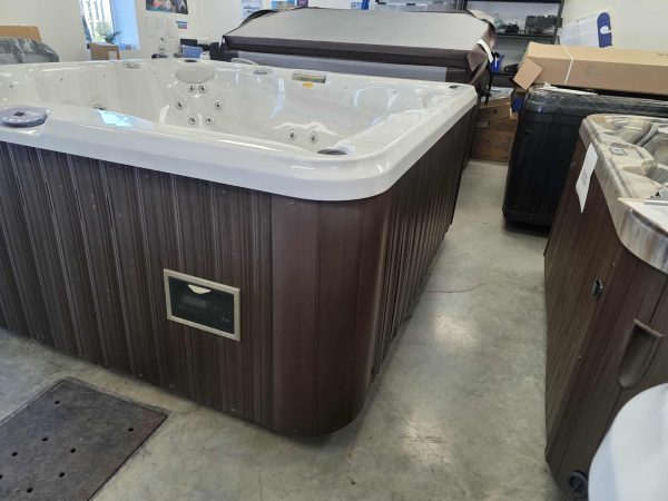 Spa Jacuzzi J-280 Reconditionné - L'ultime détente pour 6 personnes! – Image 2