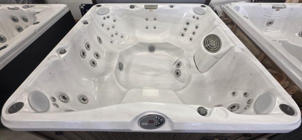​Spa Jacuzzi J-280 2015 : la détente à portée de main!