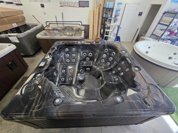 Détendez-vous et profitez avec ce spa reconditionné Trévi! – Image 10