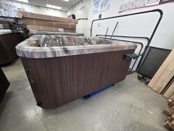 Profitez du luxe à prix abordable avec ce spa Trévi Fogo reconditionné! – Image 2