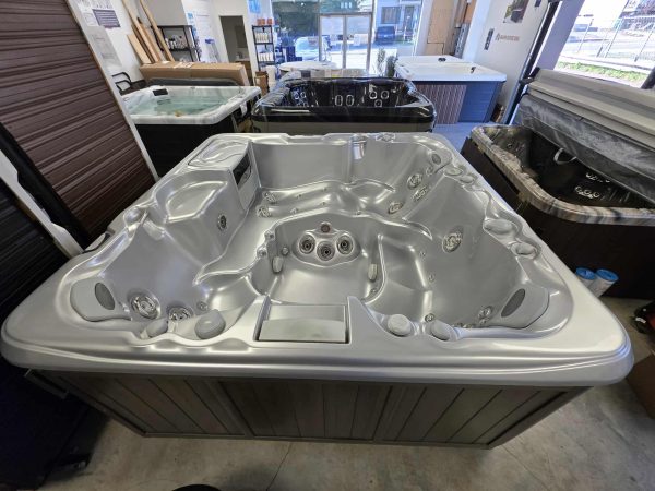 Spa Sundance Optima 2013 | 5 places, incluant chaise longue et 50 jets! – Image 7