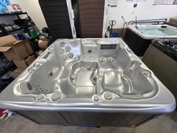 Spa Sundance Optima 2013 | 5 places, incluant chaise longue et 50 jets! – Image 8