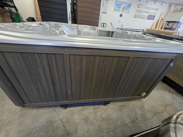 Spa Sundance Optima 2013 | 5 places, incluant chaise longue et 50 jets! – Image 6