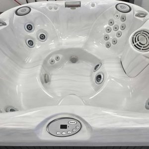 Détendez-vous dans le luxe : Spa Jacuzzi J-345 (2013) – Occasion Impeccable