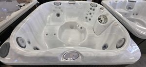Superbe Spa Jacuzzi J-345 (2013) Reconditionné – Garanti 1 an