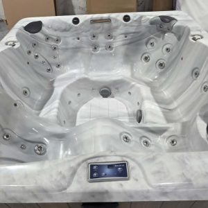 ✨ SUPERBE SPA RECONDITIONNÉ À VENDRE – PRÊT POUR SA DEUXIÈME VIE ! ✨