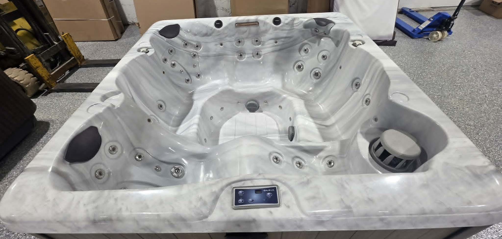 ✨ SUPERBE SPA RECONDITIONNÉ À VENDRE – PRÊT POUR SA DEUXIÈME VIE ! ✨