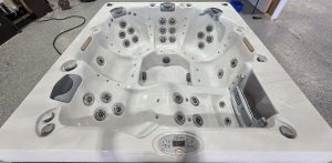 Spa MAAX Élite Reconditionné – 6 places (92" x 92") avec Garantie