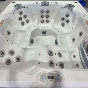 Spa MAAX Élite Reconditionné – 6 places (92" x 92") avec Garantie