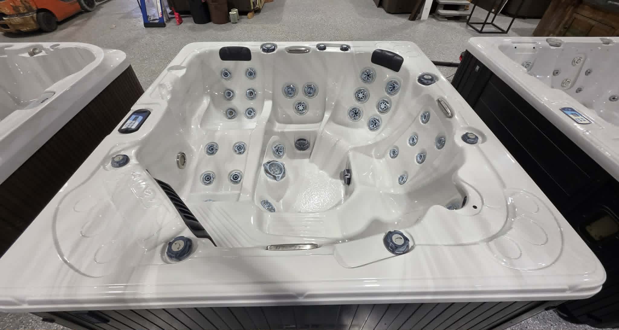 Spa Trévi 2014 Reconditionné | 6 places (Chaise Longue) | Garantie 1 An – Image 4