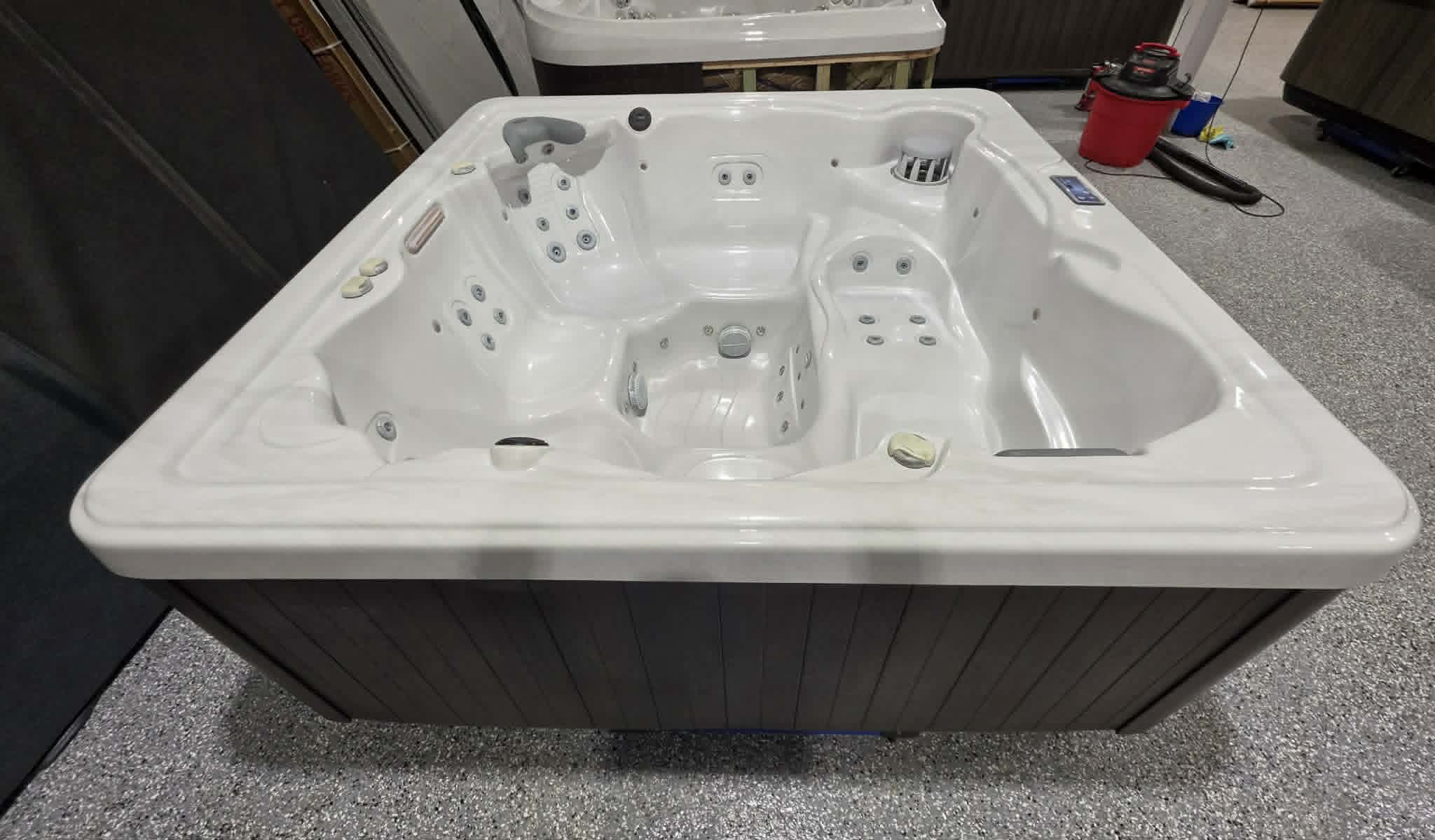 Spa MAAX Élite Spas 2012 – Reconditionné avec Garantie 1 An! – Image 6
