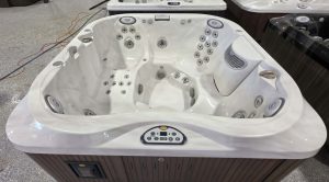 Spa Jacuzzi J-335 (2016) Reconditionné – 6 places avec garantie & accessoires inclus !