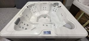 Spa MAAX Élite Spas 2012 – Reconditionné avec Garantie 1 An!