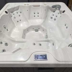 Spa MAAX Élite Spas 2012 – Reconditionné avec Garantie 1 An!