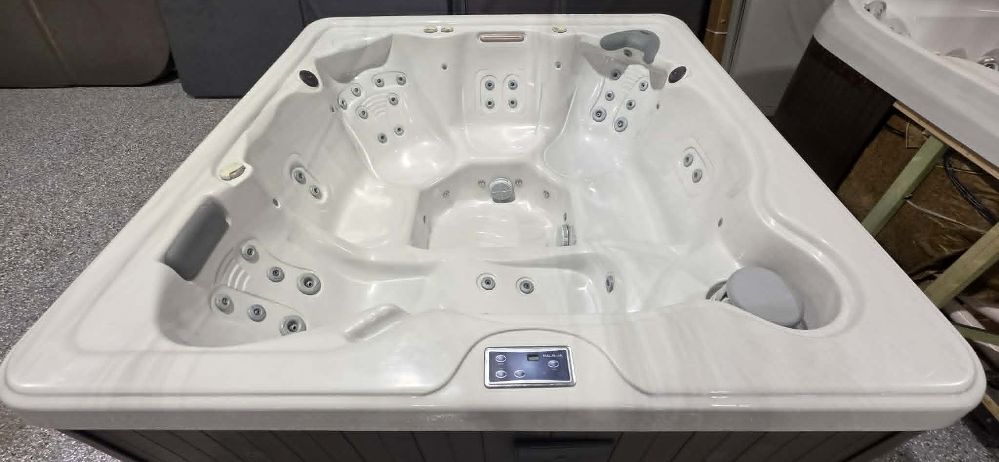Spa MAAX Élite Spas 2012 – Reconditionné avec Garantie 1 An!