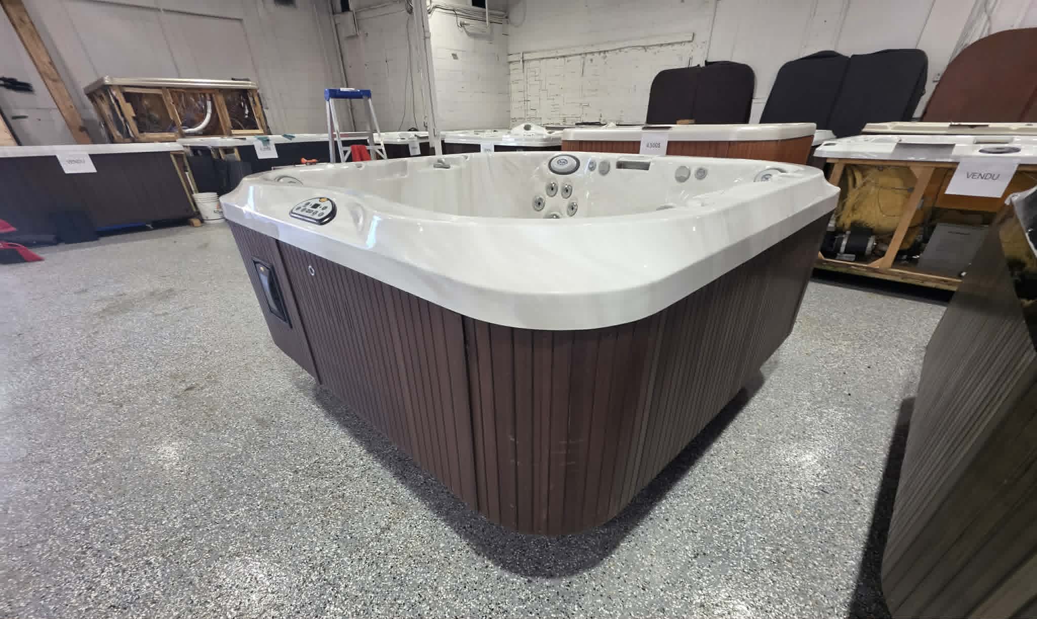 Spa Jacuzzi J-335 (2015) Reconditionné – 6 places avec Chaise Longue | Garantie 1 an – Image 3