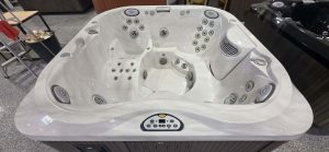 Spa Jacuzzi J-335 (2015) Reconditionné – 6 places avec Chaise Longue | Garantie 1 an