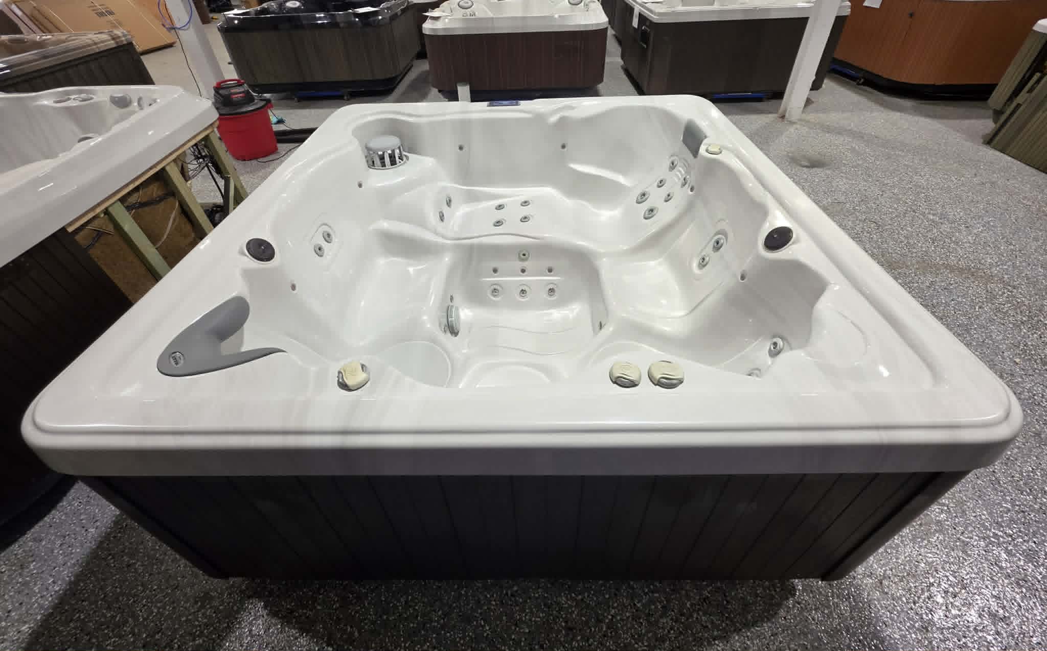 Spa MAAX Élite Spas 2012 – Reconditionné avec Garantie 1 An! – Image 5