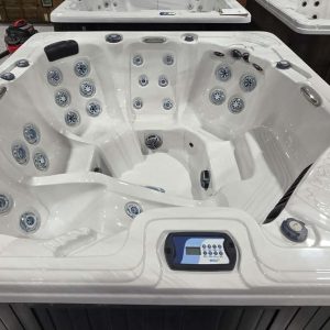Spa Trévi 2014 Reconditionné | 6 places (Chaise Longue) | Garantie 1 An