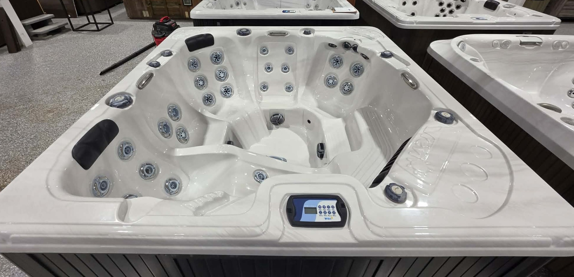 Spa Trévi 2014 Reconditionné | 6 places (Chaise Longue) | Garantie 1 An