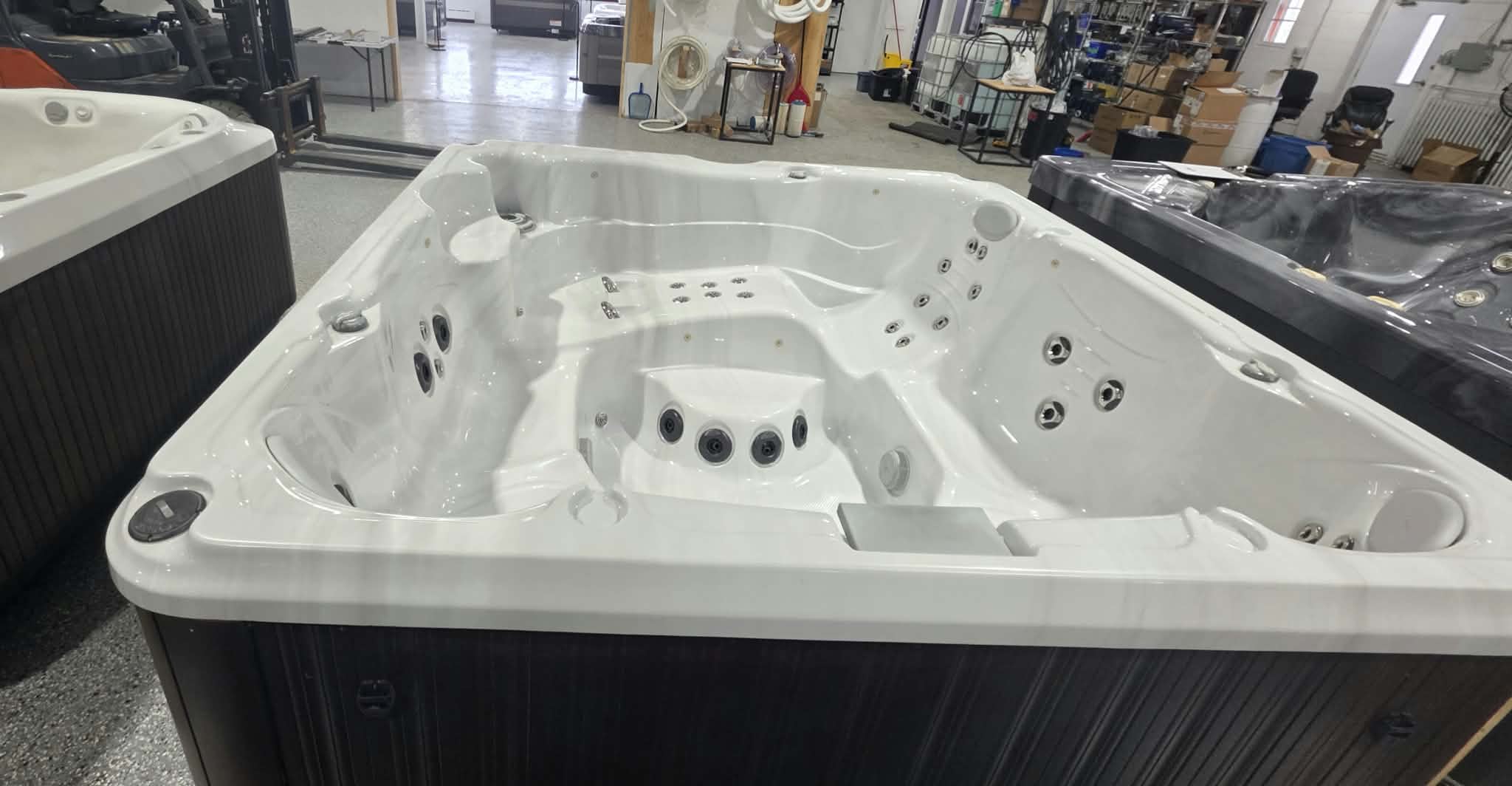 Spa Jacuzzi J280 Reconditionné - 6 places avec garantie! – Image 5
