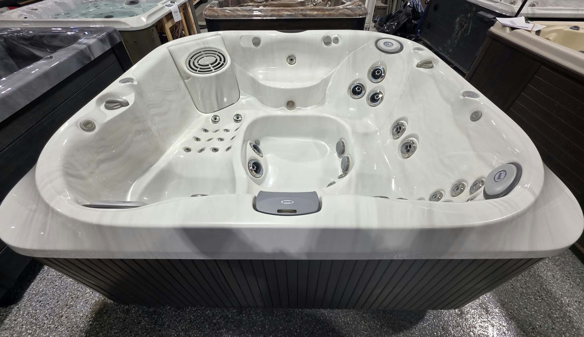Spa Jacuzzi J-335 (2013) – Reconditionné avec garantie – Image 5