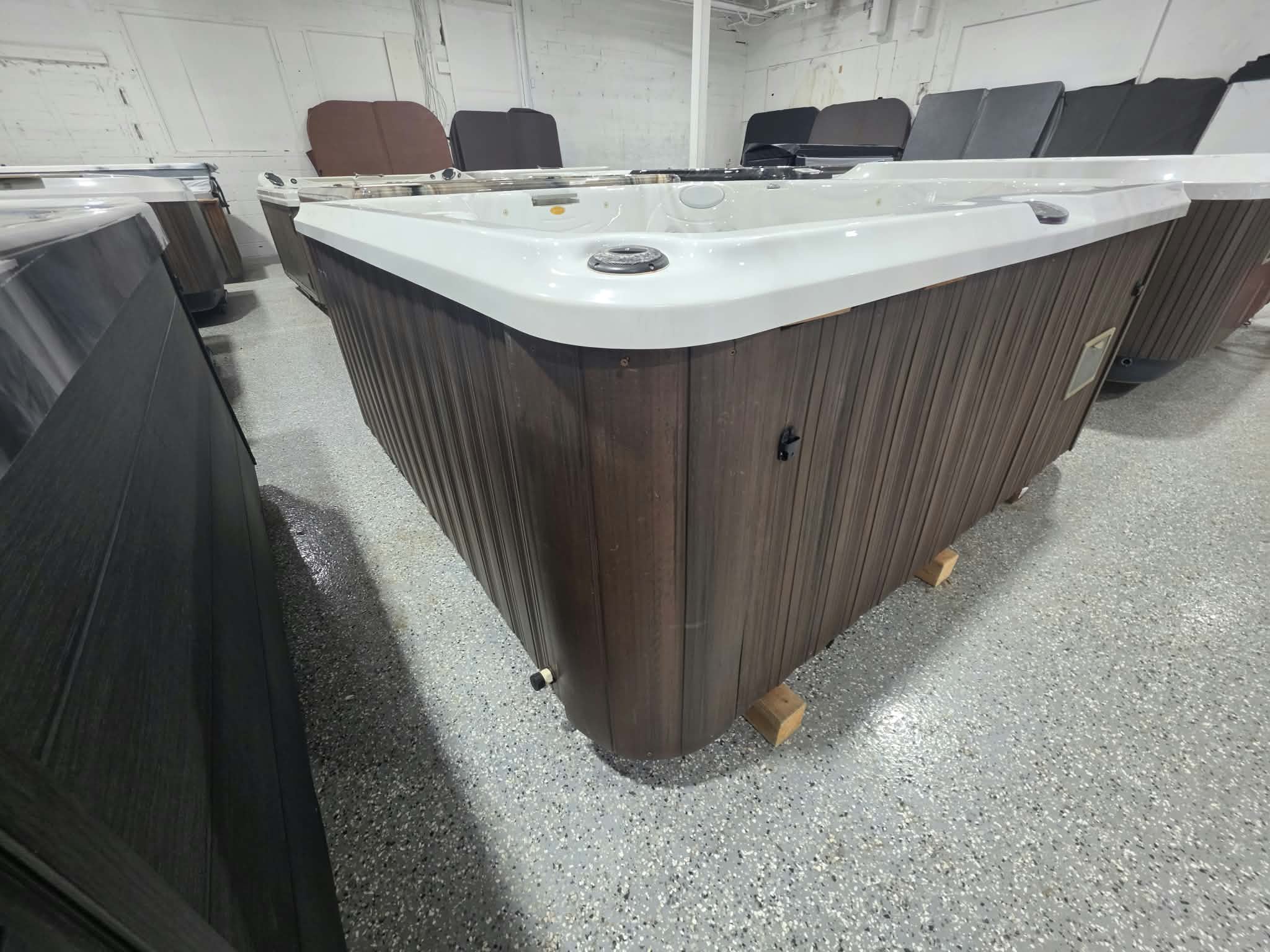 Spa Jacuzzi J280 Reconditionné - 6 places avec garantie! – Image 2