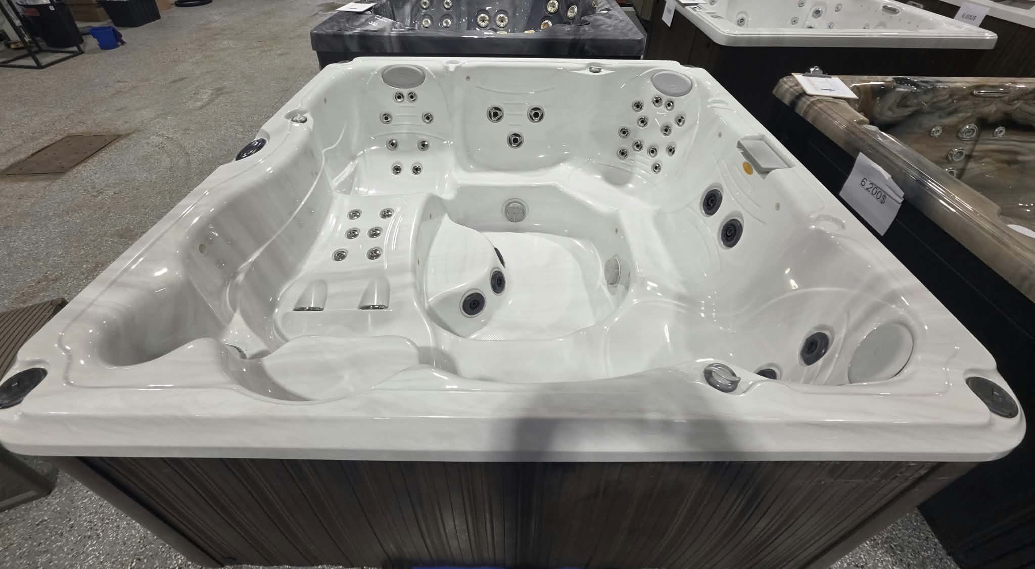 Spa Jacuzzi J280 Reconditionné - 6 places avec garantie! – Image 6