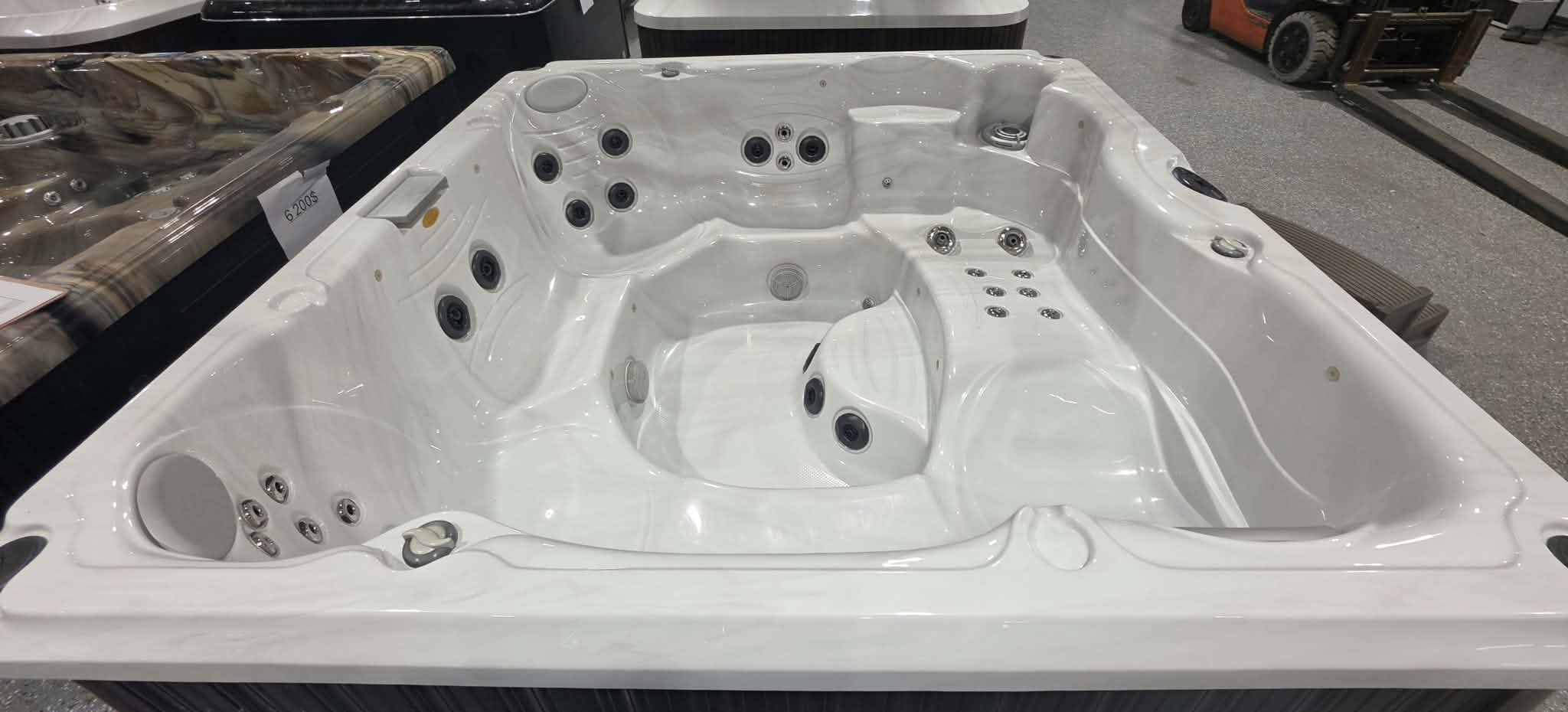 Spa Jacuzzi J280 Reconditionné - 6 places avec garantie! – Image 4