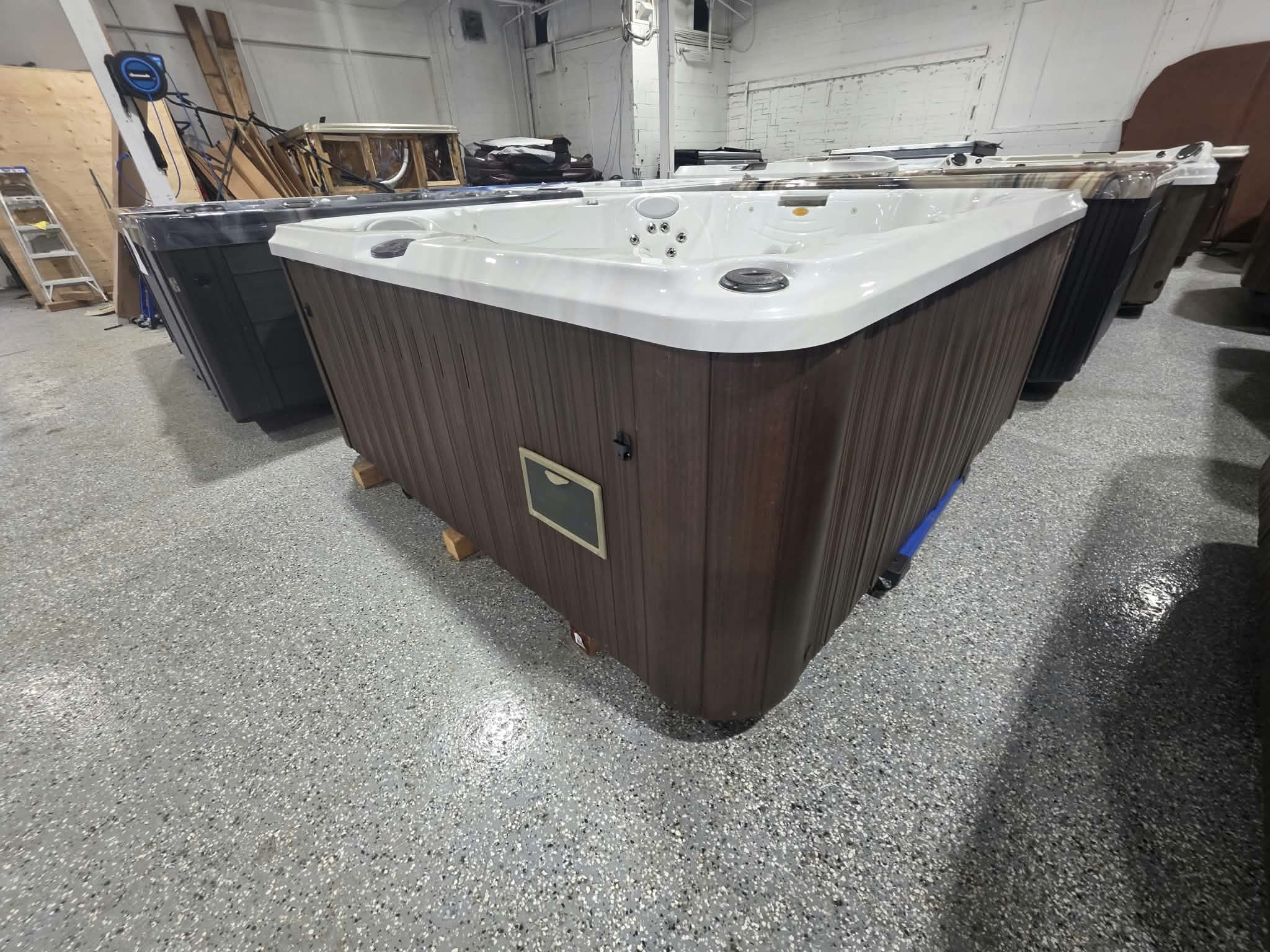 Spa Jacuzzi J280 Reconditionné - 6 places avec garantie! – Image 3